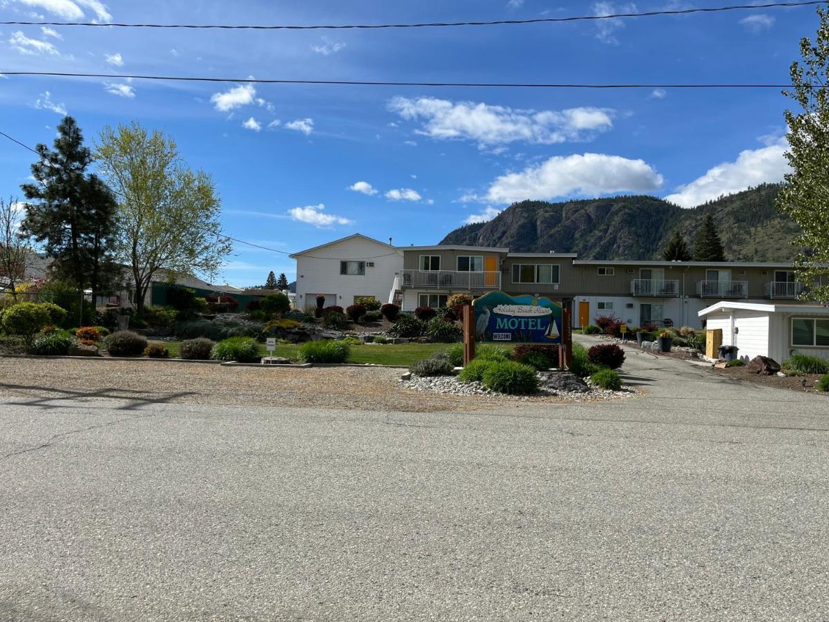 Holiday Beach Resort Motel Okanagan Falls Exteriör bild